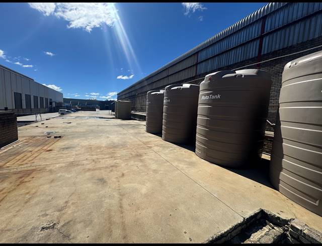 715M² WAREHOUSE TO LET IN WYNBERG